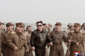 Severna Koreja održala tajnu paradu, svetleo glavni trg u Pjongjangu, ali svet za to "nije čuo" (VIDEO)