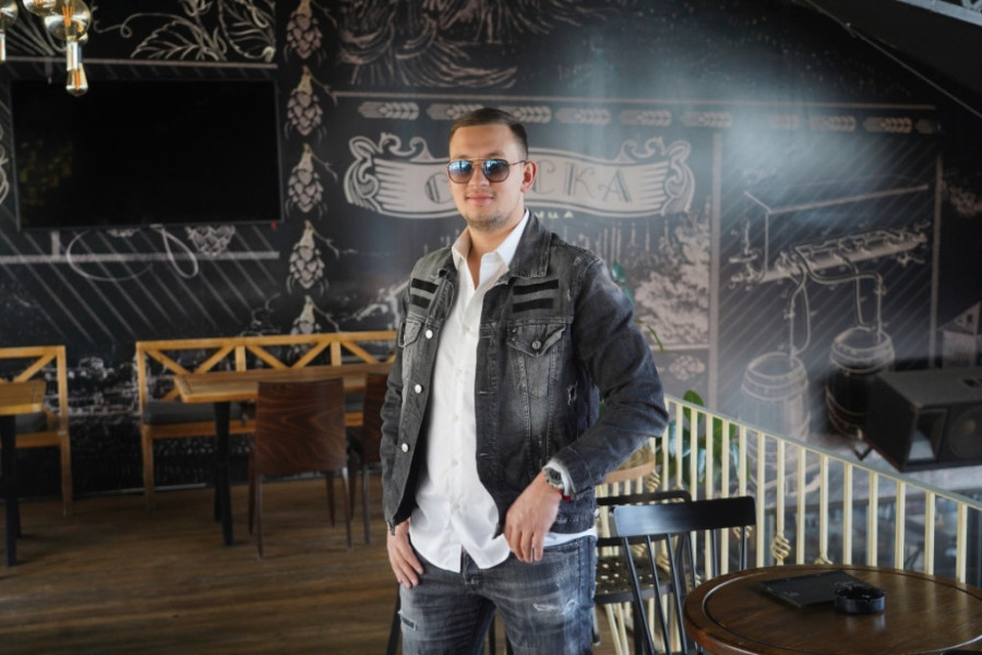 Ovo je spisak honorara pevača, skupi su kao otrov! Klubovi im više neće plaćati po 20.000 evra, a evo ko je najskuplji!