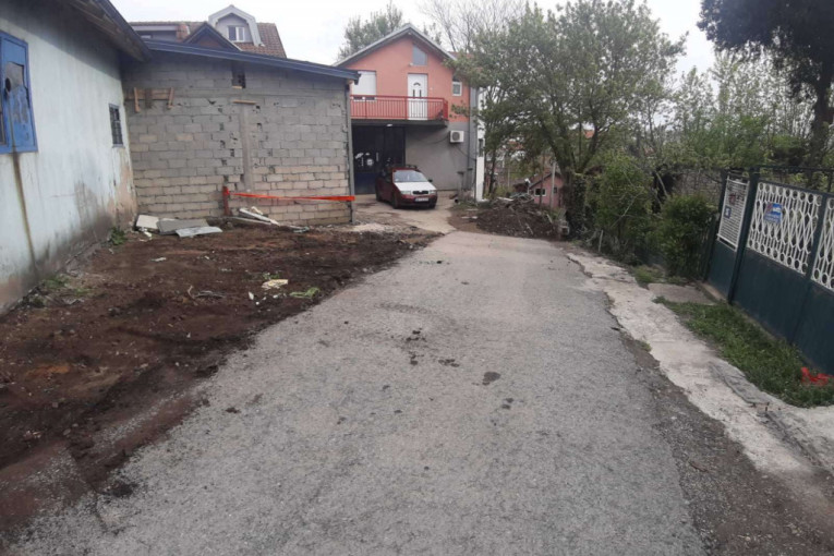 Sveštenikovom sinu razbio glavu, pa komšinici pretio: Agonija stanara Glamočke ulice nikad veća, pitaju se ima li kraja! (FOTO/VIDEO)