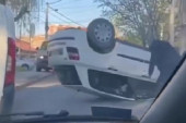 "Fijat" završio na krovu! Vozači snimili incident (VIDEO)