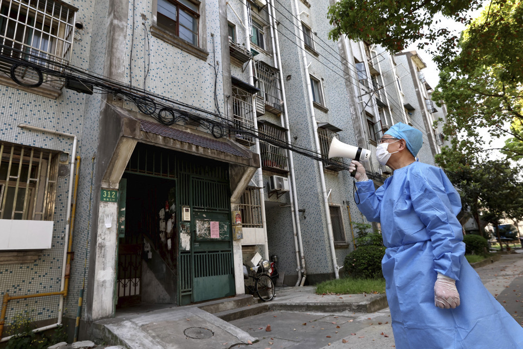 Šangaj zabeležio tri smrtna slučaja od korone: Blokada grada se nastavlja