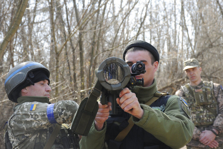 Ukrajinski nacionalisti ga nisu poneli prilikom povlačenja: Ruska vojska pronašla oružje koje je Zapad slao Kijevu (VIDEO)