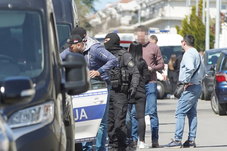 Šarić bio sa ženom i obezbeđenjem: Svedok otkriva kako se Darko ponašao kada mu je u vilu upala policija (FOTO)