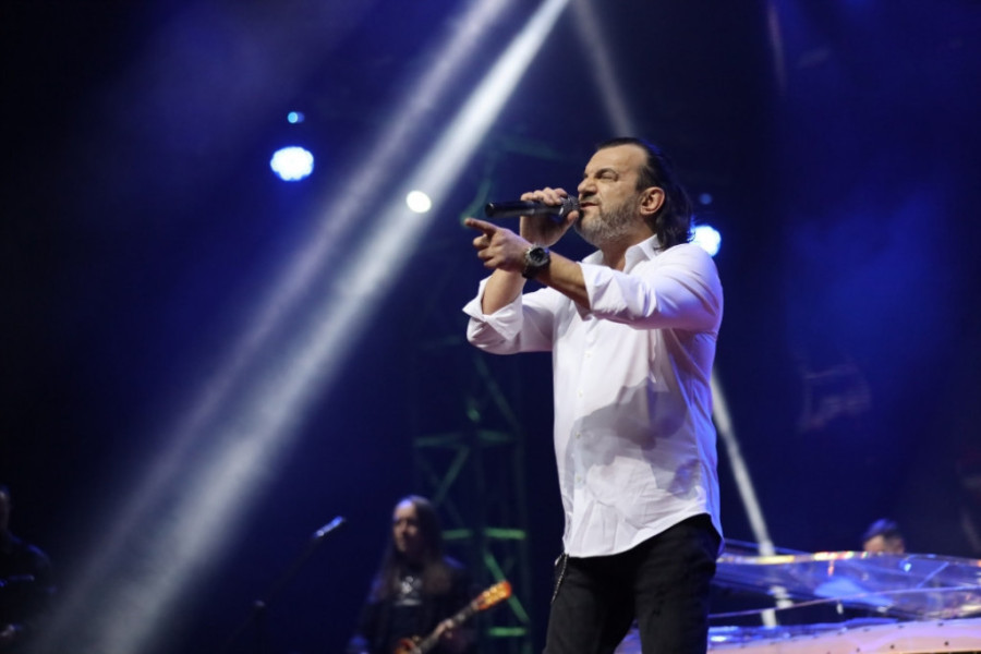 Niko je nikad nije video! Ovo je Lukasova majka: Liči na nju, ali karakter definitivno nema na "kevu" (FOTO)