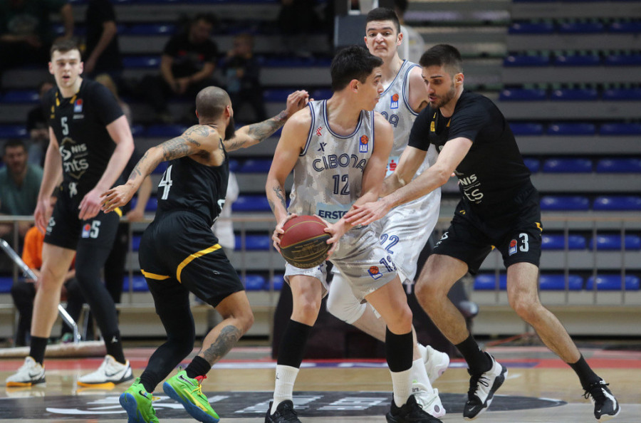 Valjak uhvatio zalet za Bursu! Ništa od klasika, Partizan silan protiv Cibone!