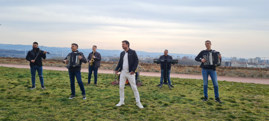 Tata je aminovao! Sin Miloša Bojanića se vratio na muzičku scenu