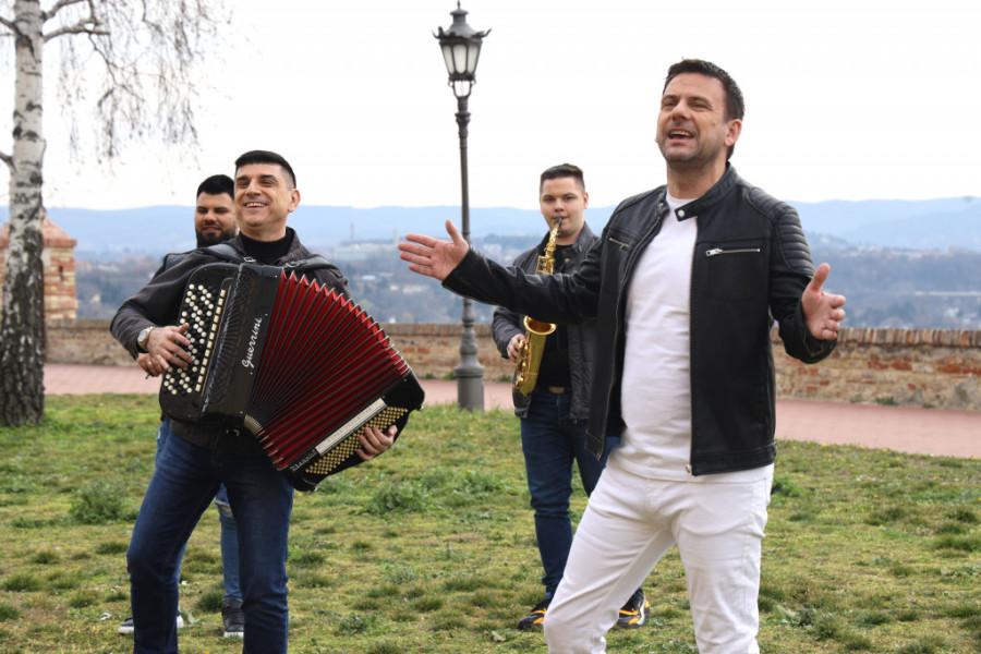 Tata je aminovao! Sin Miloša Bojanića se vratio na muzičku scenu