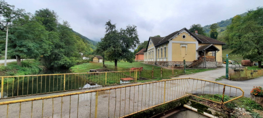 Gradi se prvi Muzej ćirilice kod Bajine Bašte: Zgrada stare škole postaće jedinstvena u Evropi (FOTO)