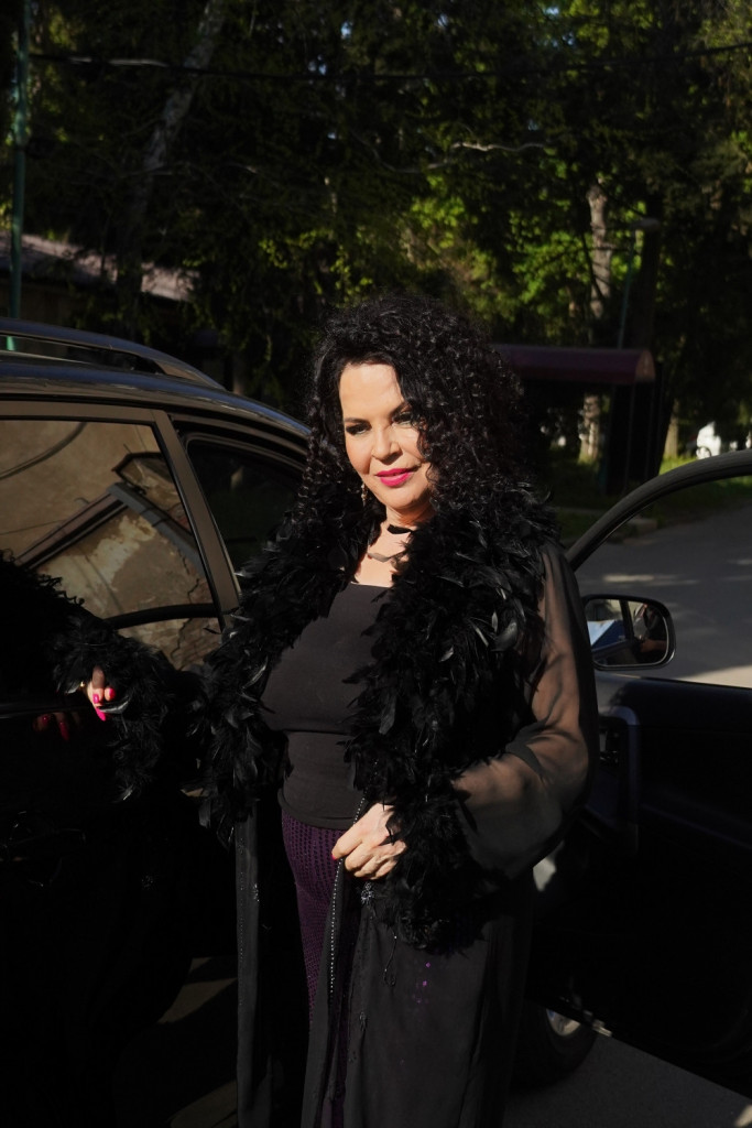 Povukla se sa scene, a sad je čuvena srpska pevačica otkrila da li je vreme za povratak: Uhvate me žmarci