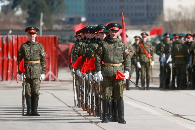 Peking obeležio Dan pobede nad nacizmom, marš organizovan u ambasadi Rusije