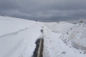 BiH: Sneg prekrio planinu Vlašić (VIDEO)