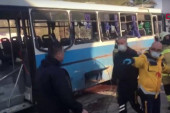 Bombaški napad u Turskoj! Raznet autobus sa zatvorskim čuvarima, ima mrtvih (VIDEO)