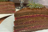 Recept dana: Baron torta sa malinama - čokoladna poslastica za sva vremena i sve prilike