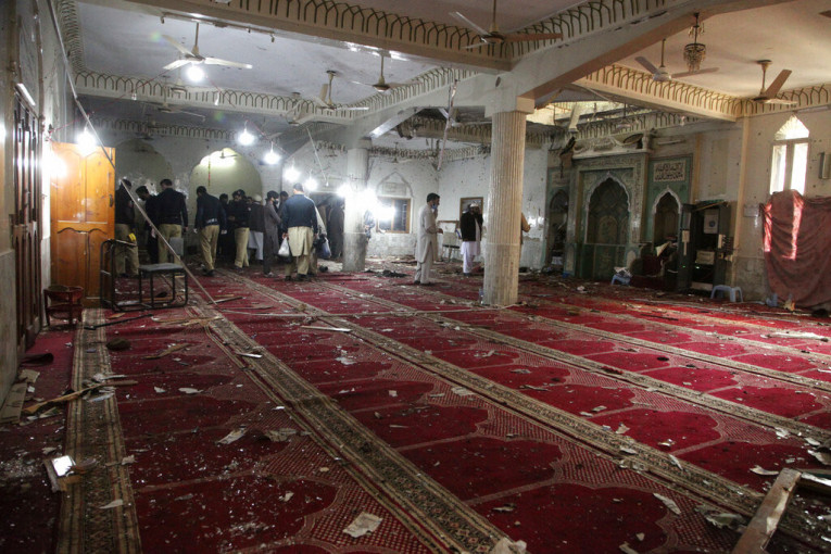 Eksplozija odjeknula tokom molitve: U bombaškom napadu na džamiju poginulo najmanje 10 ljudi