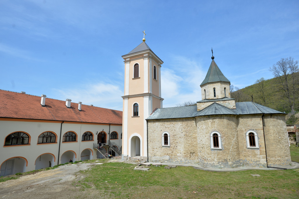 U ovom srpskom manastiru tradicija je da se jaja farbaju na Veliki četvrtak: Boje se istom bojom zbog sledeće simbolike!