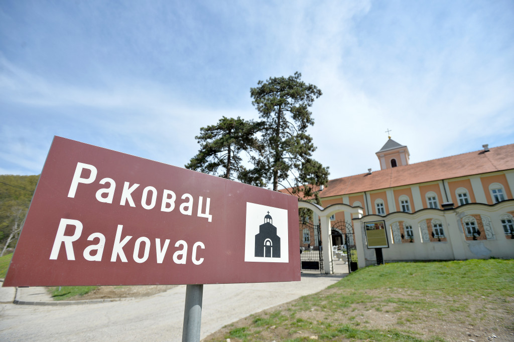 U ovom srpskom manastiru tradicija je da se jaja farbaju na Veliki četvrtak: Boje se istom bojom zbog sledeće simbolike!