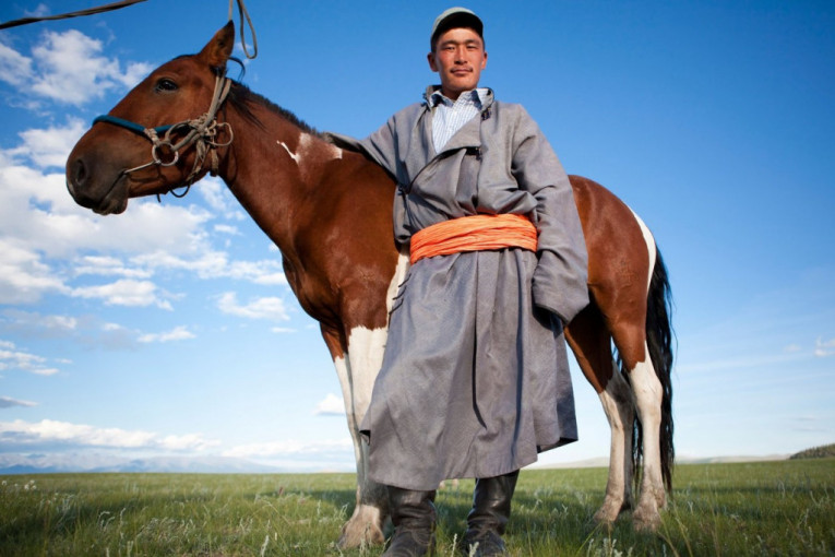 Svet netaknut modernim vremenima! Mongolski nomadi: Sele se nekoliko puta godišnje, žive u šatorima i bave se stočarstvom