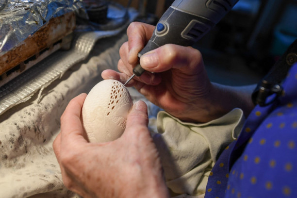Umetnički radovi koji ostavljaju bez daha:  Grebanje i pravljenje čipki na jajima (FOTO)