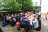 Patrijarh Porfirije proveo Vaskrs na ručku sa beskućnicima (FOTO)