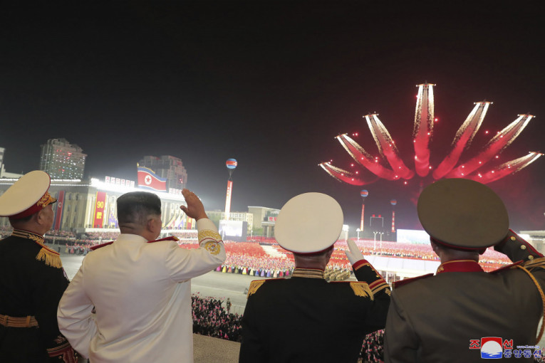 Jel to Kim Džong Un nešto sluti? Naše nuklearne snage moraju biti spremne - poručio je! (FOTO)
