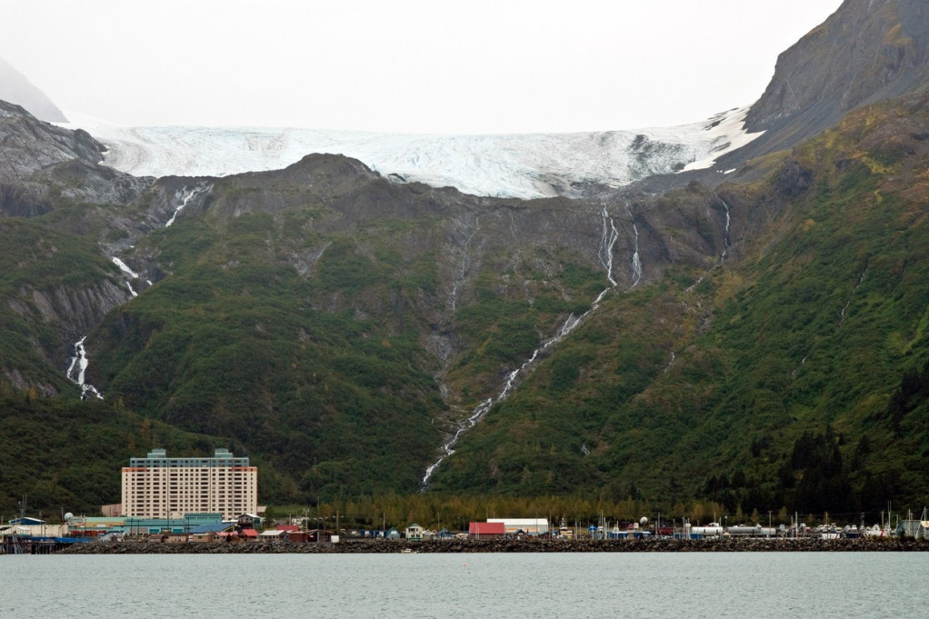 Tragedija na Aljasci: U klizištu poginule tri osobe, tri se vode kao nestale (FOTO)