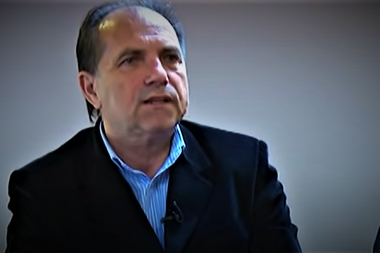 Dobio osam godina zatvora: Sakib Mahmuljin 1995. godine nije sprečio "El Mudžahedine" da brutalno ubijaju Srbe u BiH! (VIDEO)