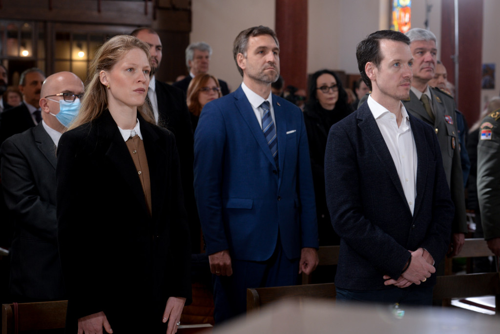 Princ Petar Karađorđević abdicirao: Presto prepušta njemu!