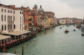 Ludilo u Veneciji: Gradonačelnik izvlačio iz kanala pijanog muškarca, koji je rešio da se rashladi (VIDEO)