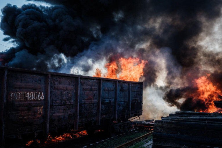 Ruske trupe uništile naftnu rafineriju u Ukrajini: Korišćena za snabdevanje vojske (VIDEO)