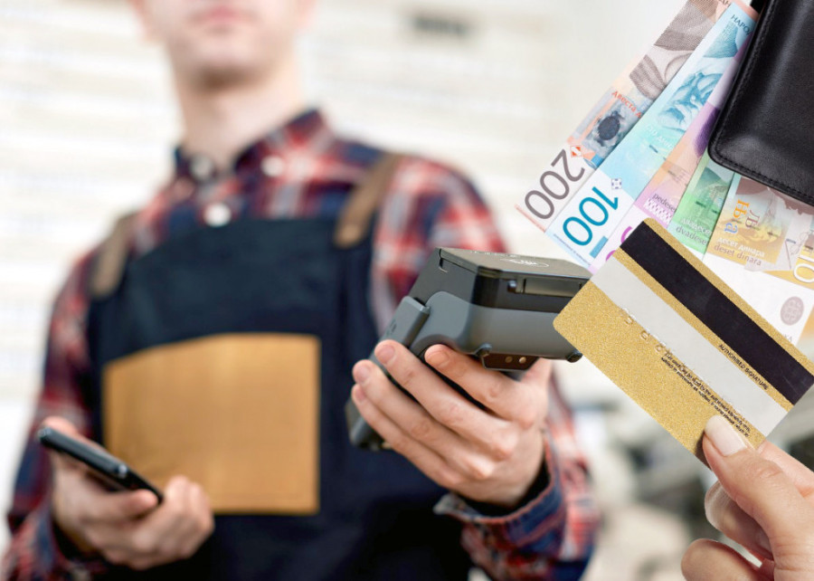 Večita dilema - da li je bolje na odmoru plaćati karticom ili kešom?