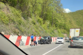 "Zatekla nas je jeziva slika na putu": Težak udes kod Lučana, automobil potpuno smrskan