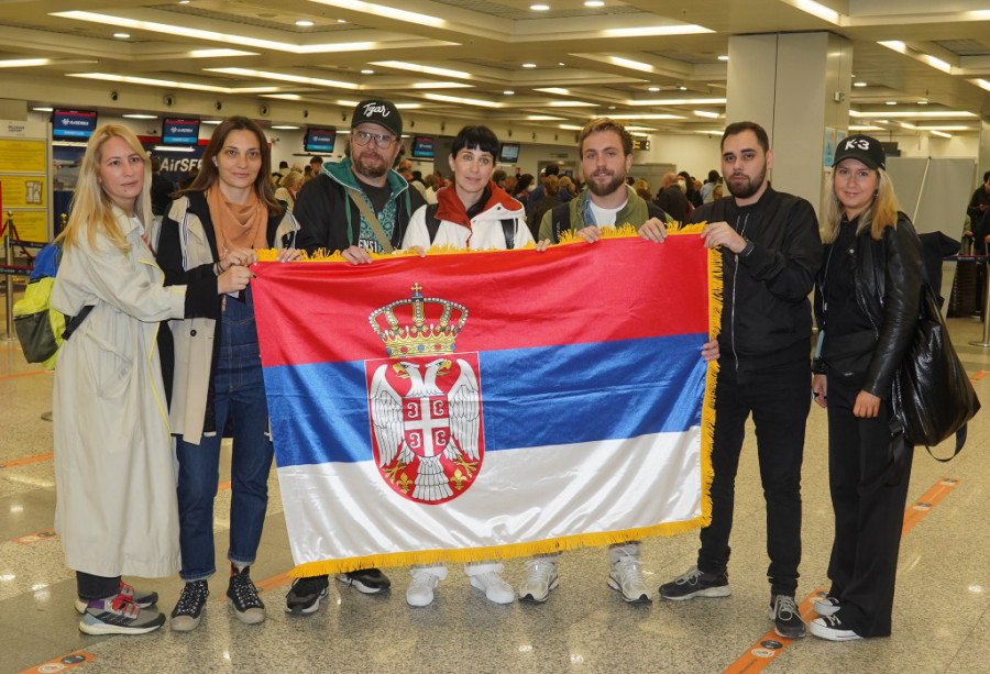 Konstrakta odrešila kesu! Oblačila se na buvljaku, pa u Torinu iznenadila stajlingom (VIDEO)
