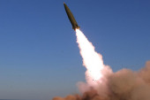 Ispratila Bajdena projektilom: Severna Koreja lansirala još jednu balističku raketu!
