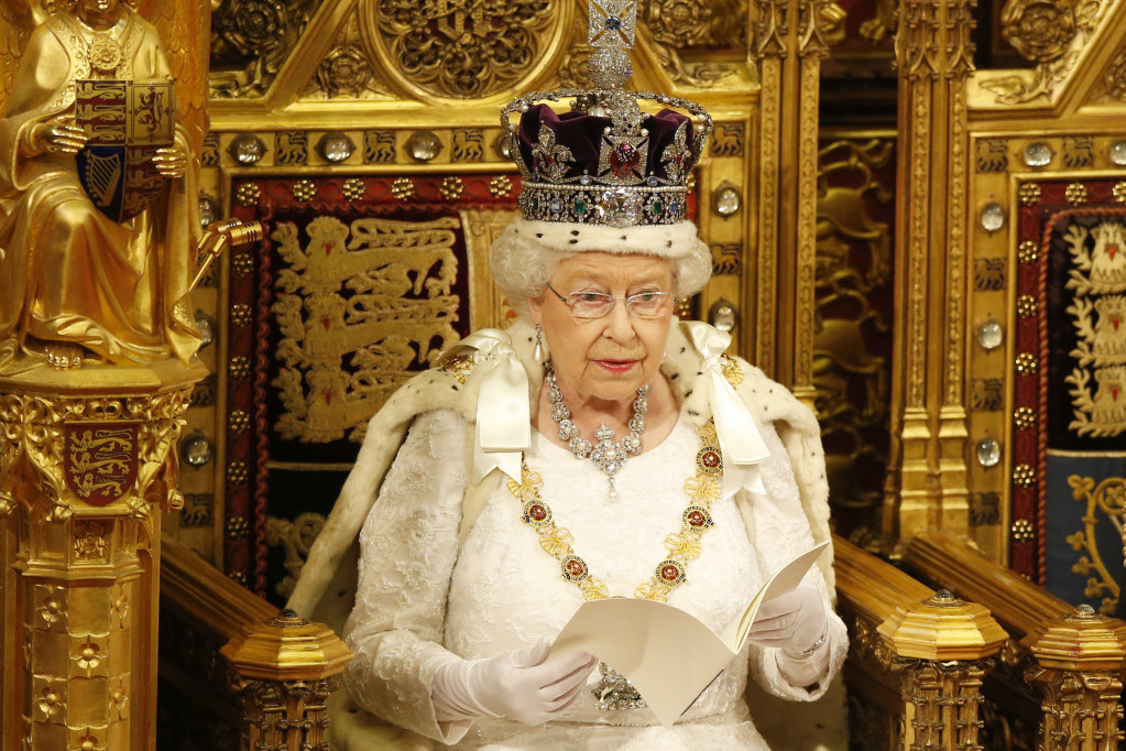 Prvi put u istoriji: Doneta odluka da se Elizabeta II povuče sa kraljevskih dužnosti!