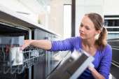 Ovih nekoliko grešaka svi pravimo prilikom pranja sudova u mašini: Stručnjaci otkrivaju kako je ispravno