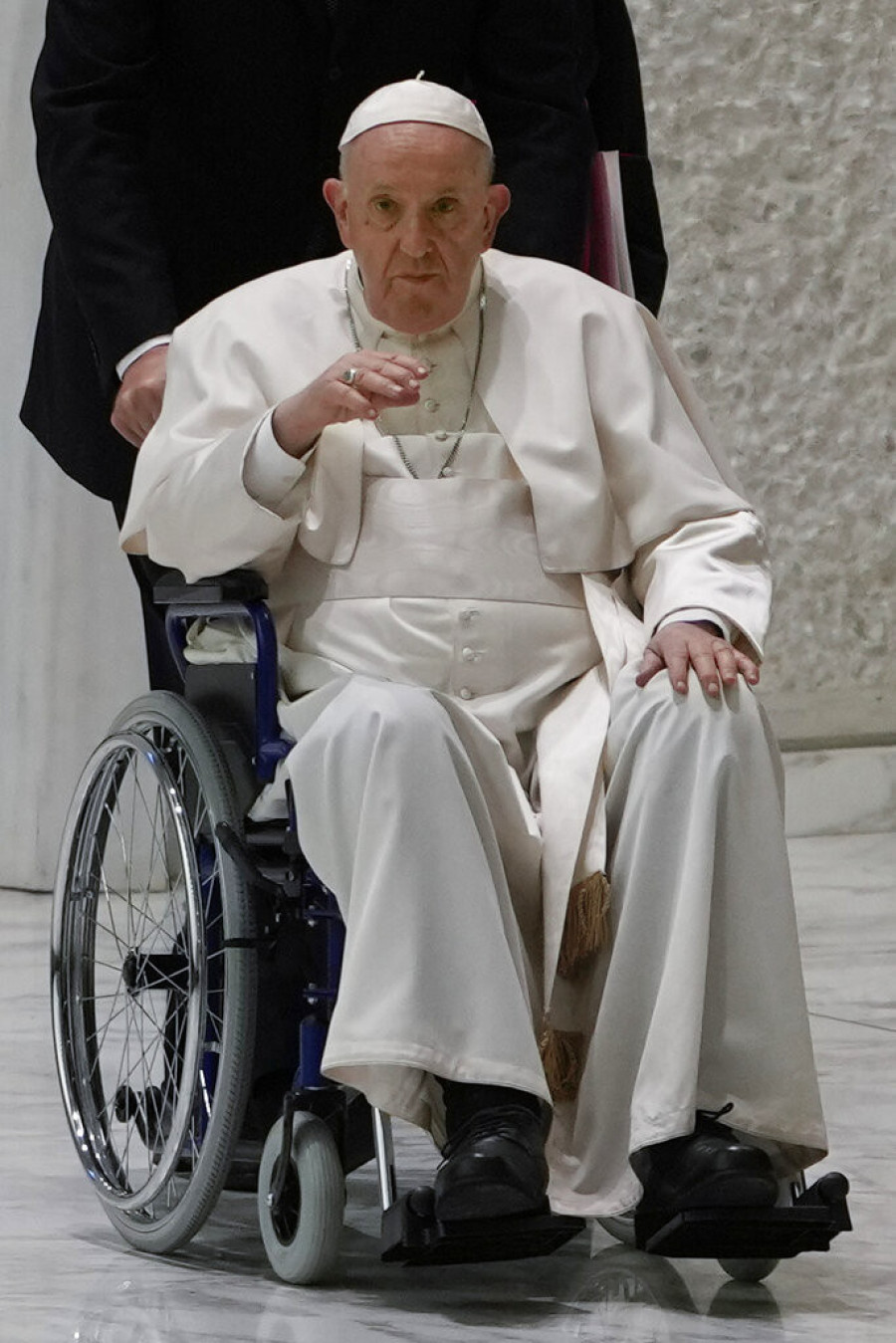 Da li će papa Franja podneti ostavku? Vatikanom se širi trač o bolesti poglavara Rimokatoličke crkve (FOTO)