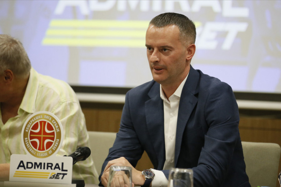 Pešić nije štedeo direktora KLS! On je kao poštar, a ja primam poštu! A ja sam selektor i ne znam kad ću da okupim reprezentaciju