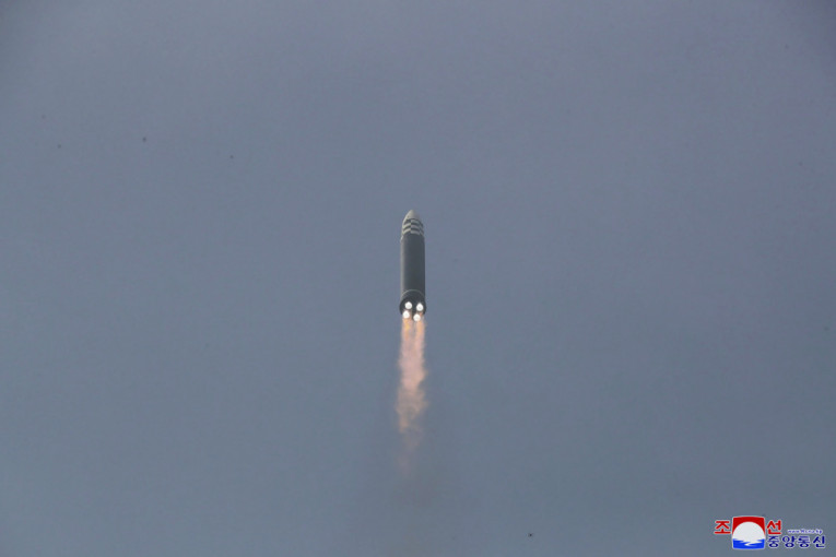Japan i Južna Koreja alarmirali planetu: Severna Koreja ponovo ispalila balističku raketu!