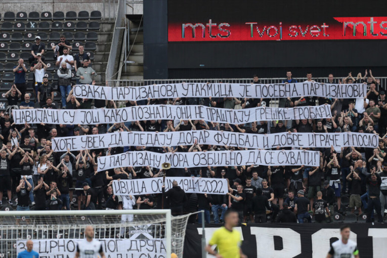 Grobari citirali legendarnog Ivicu Osima pa imali poruku za trenera igrače i ložu: Neka vam legendine reči uđu pod kožu (FOTO)