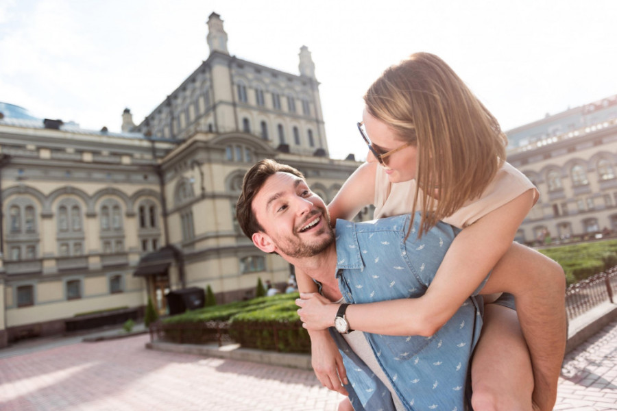 Zašto muškarci vezu žele da drže u tajnosti? Nije to što mislite, postoje barem tri dobra razloga za to