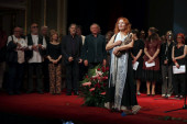 Ovacije i emotivan gest kolega: Dirljivo na uručenju nagrade "Žanka Stokić" Tanji Bošković (FOTO/VIDEO)