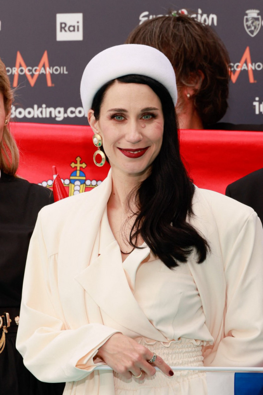 Uporedili su je sa Megan Markl na otvaranju Evrovizije: Konstraktu pitali zašto peva na srpskom, njen odgovor oduševio (VIDEO)