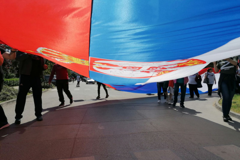 Novi Sad obeležava Dan sećanja na pad fašizma: Aplauzi sa balkona, bogat kulturno-umetnički program... (FOTO/VIDEO)