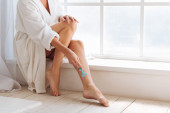 Brijanje nogu vam često izazove iritaciju kože? Estetičarka savetuje kako da to izbegnemo