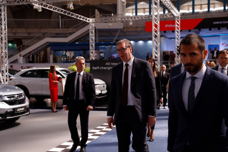 Predsednik Vučić otvorio Sajam automobila: Očekujemo dva velika globalna proizvođača u Srbiji!