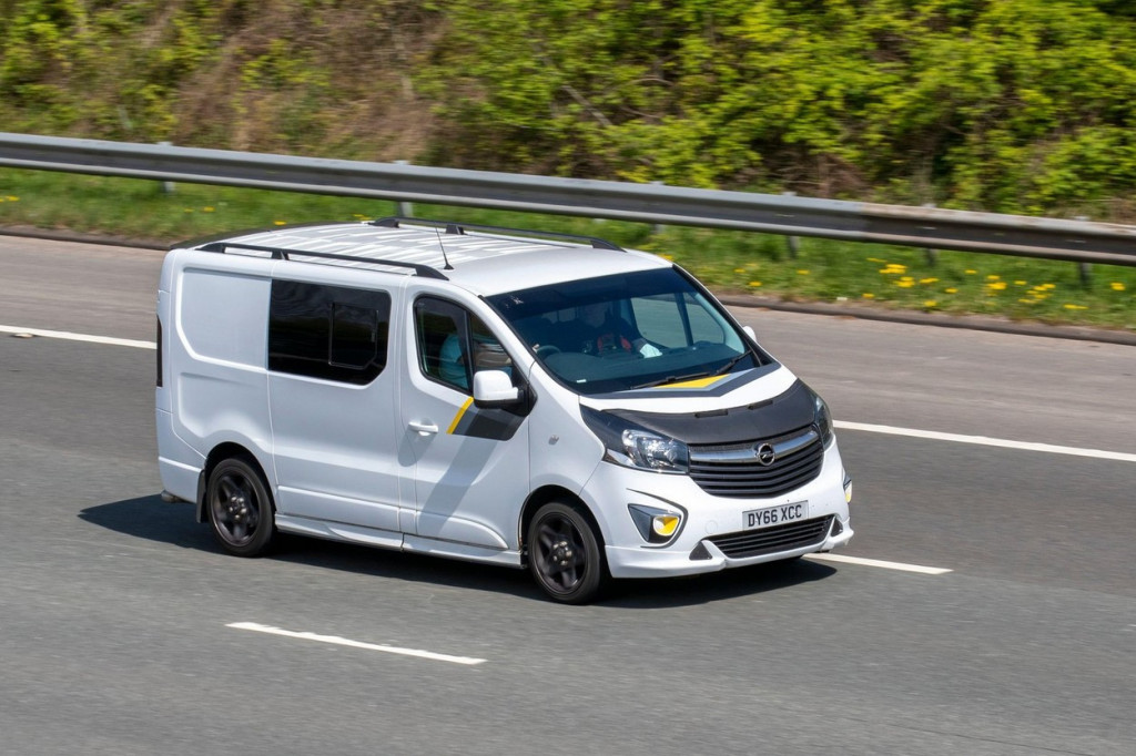 Zvanično objavljeno koji vozači najviše "divljaju" po Srbiji: Glava im već u torbi, a oni još dodaju gas!