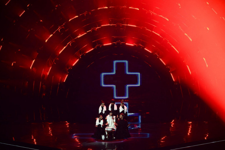 Zvanični britanski nalog Evrosonga podelio Konstraktin nastup: Svi pevamo ovo! (VIDEO)