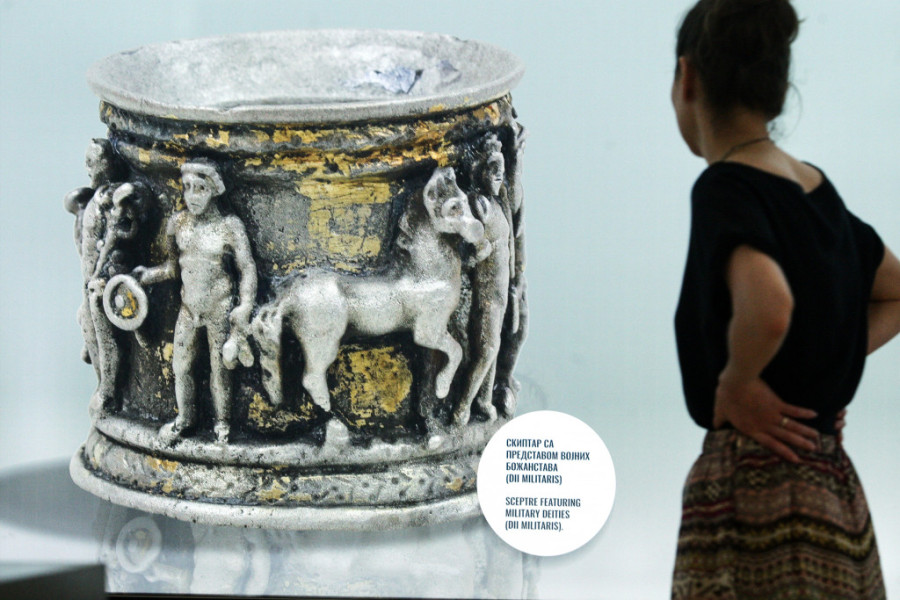 Pucanje iz Karađorđevog topa, obilazak SIV-a, kolekcija Jovanke Broz, staze Milunke Savić: „Muzeji za 10“