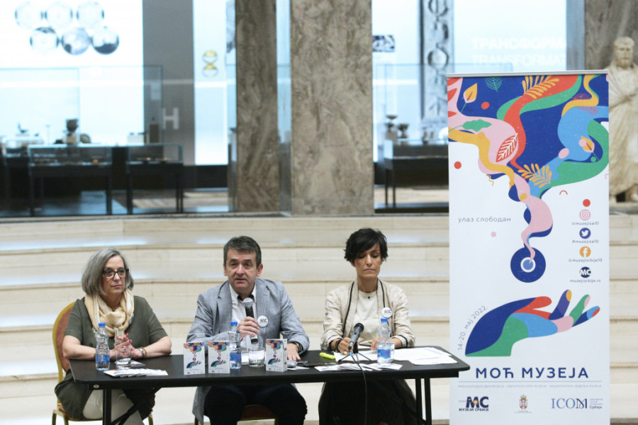 Pucanje iz Karađorđevog topa, obilazak SIV-a, kolekcija Jovanke Broz, staze Milunke Savić: „Muzeji za 10“