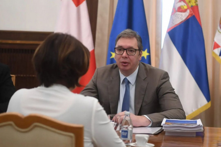 "Žena od koje uvek najviše naučim...": Predsednik Vučić na sastanku sa važnom gošćom